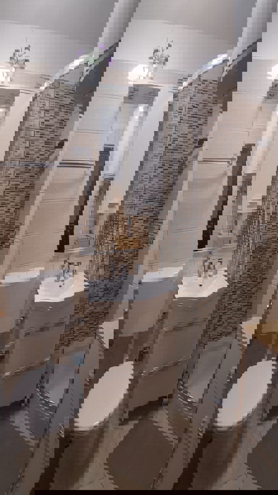 ČERVAR PORAT-PRODAMO OBNOVLJENO STANOVANJE, 1. NADSTROPJE