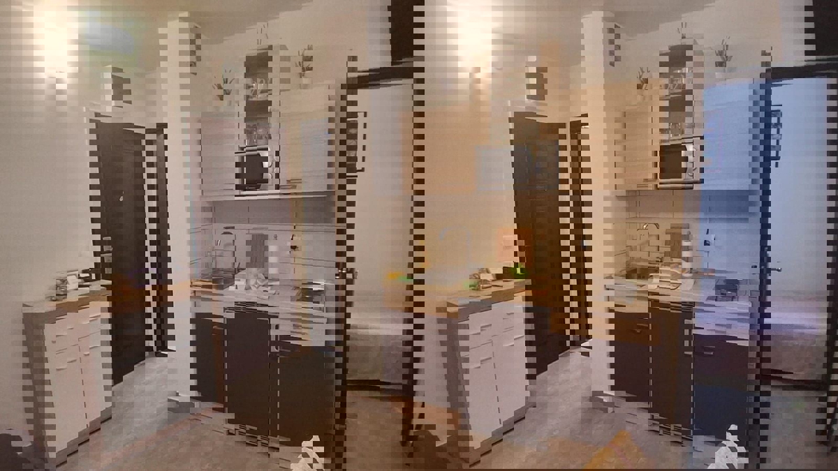 ČERVAR PORAT-PRODAMO OBNOVLJENO STANOVANJE, 1. NADSTROPJE