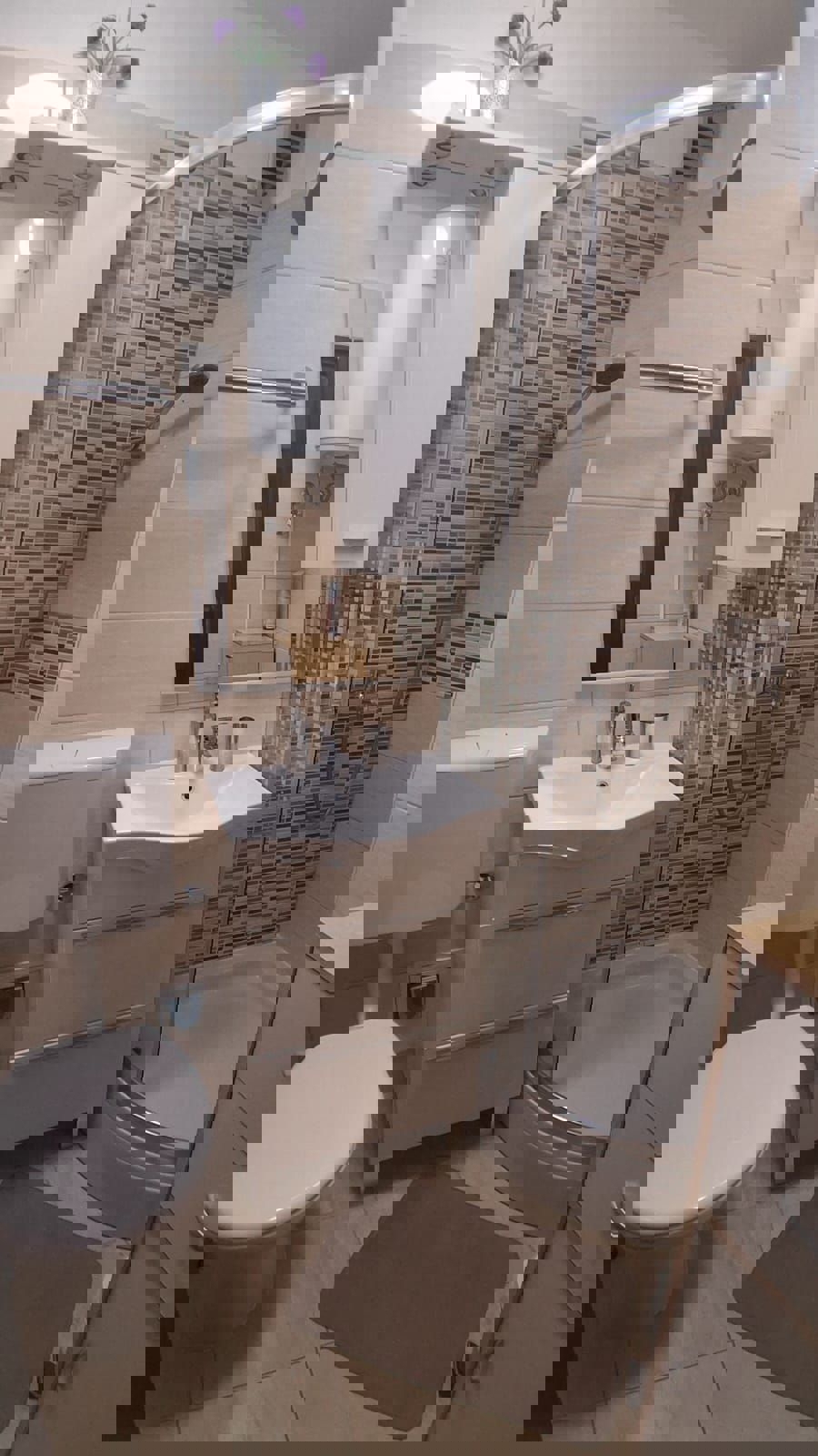 ČERVAR PORAT-PRODAMO OBNOVLJENO STANOVANJE, 1. NADSTROPJE