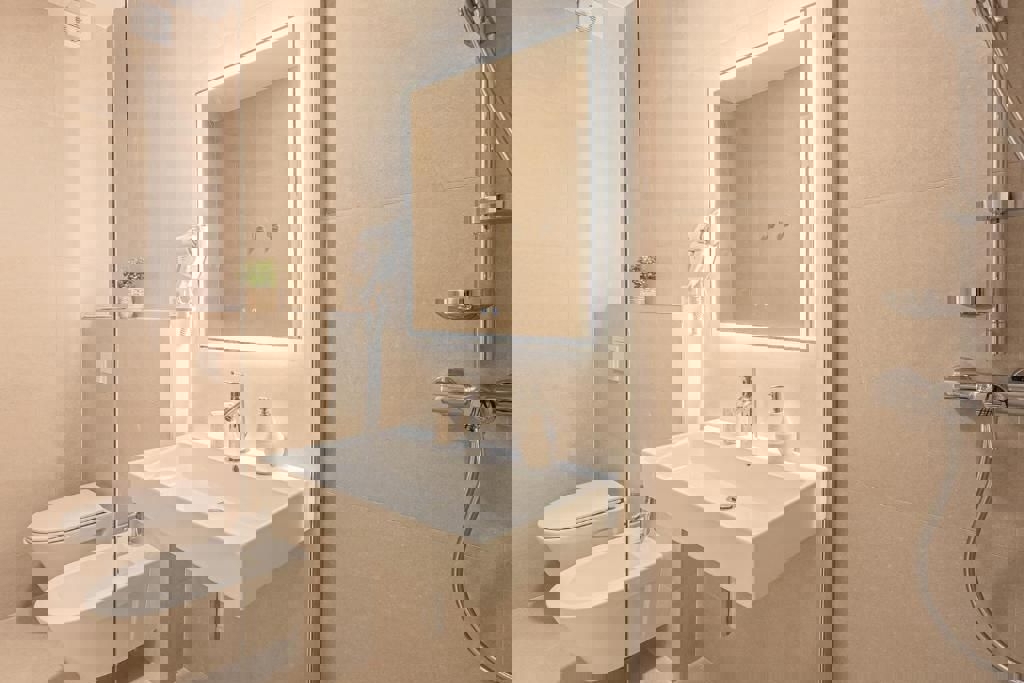 POREČ 2 KM-LUKSUZNA VILA Z BAZENOM PRODAM