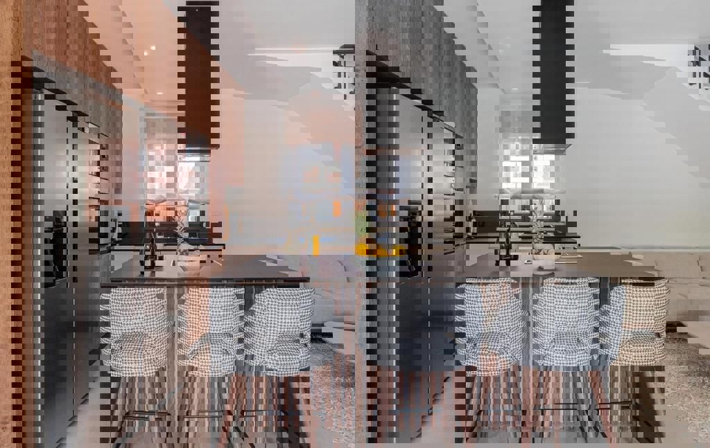 POREČ 2 KM-LUKSUZNA VILA Z BAZENOM PRODAM