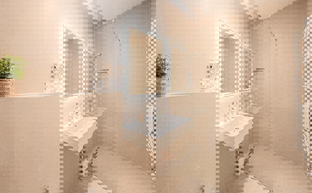 POREČ 2 KM-LUKSUZNA VILA Z BAZENOM PRODAM