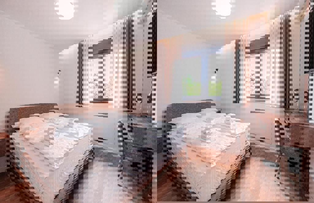 POREČ 2 KM-LUKSUZNA VILA Z BAZENOM PRODAM