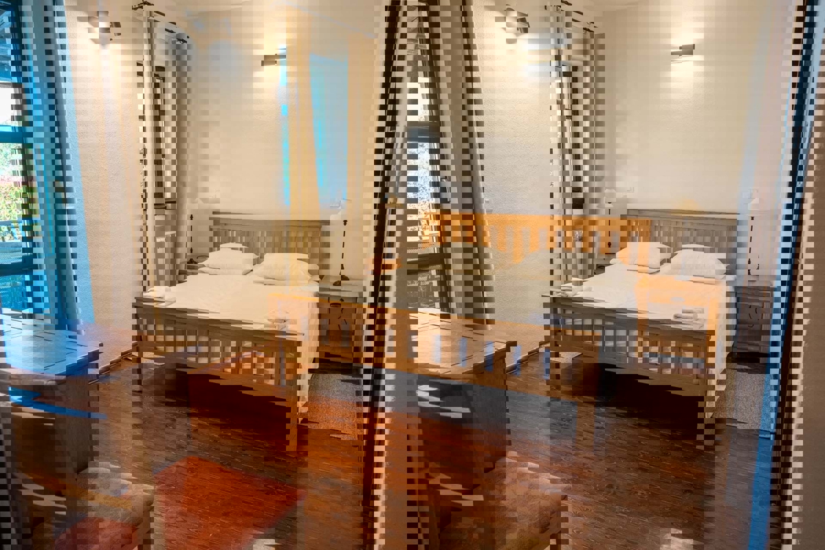 EKSKLUZIVNO - SVETI LOVREČ - HERAKI - KAMNITA HIŠA Z BAZENOM NAPRODAJ