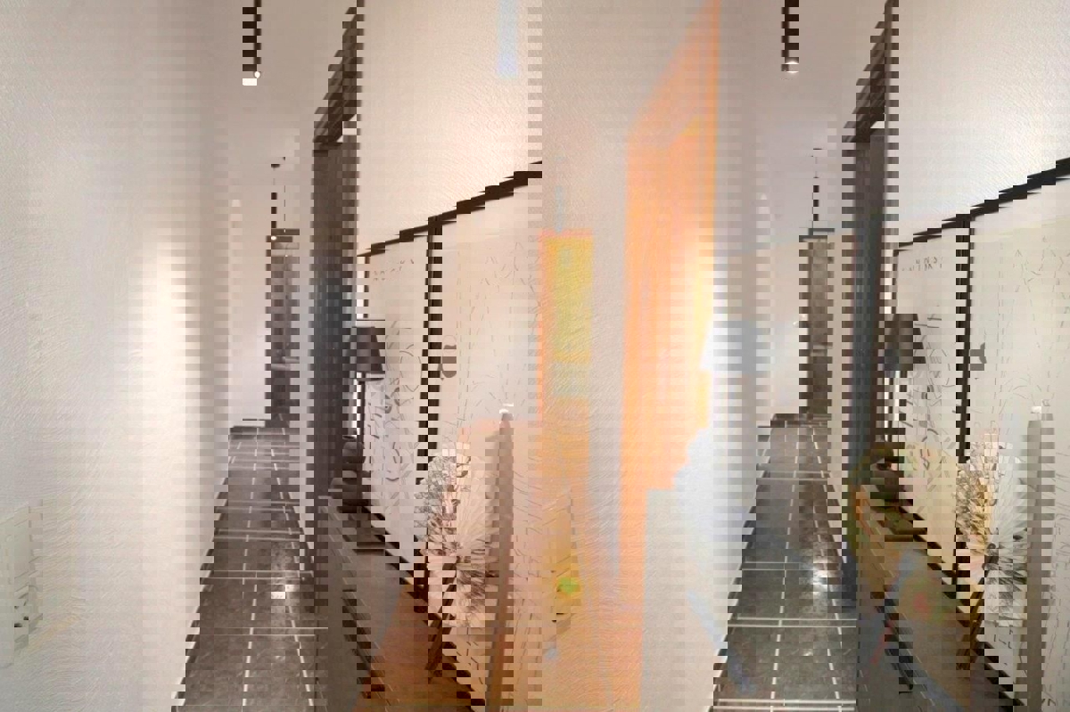 POREČ 2 KM -MEDITERANSKA  VILA Z BAZENOM NA PRODAJO