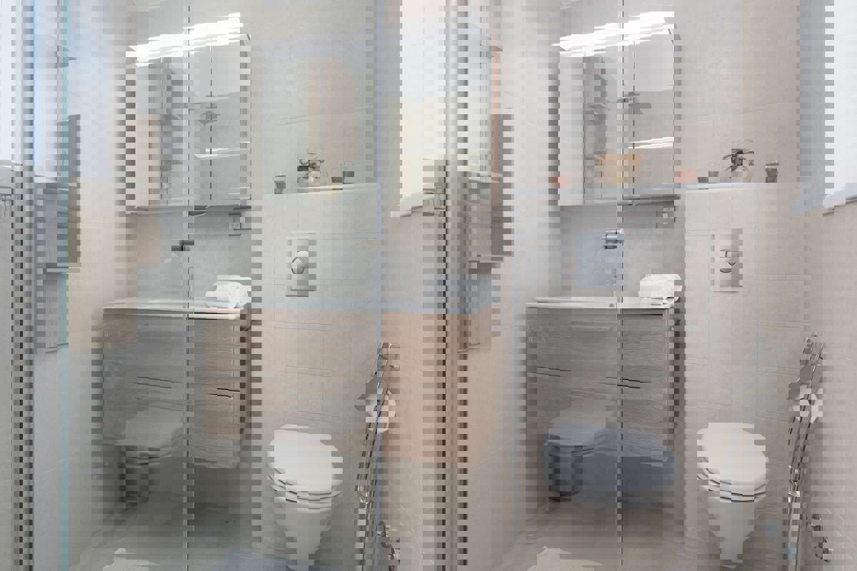 POREČ 2 KM -MEDITERANSKA  VILA Z BAZENOM NA PRODAJO