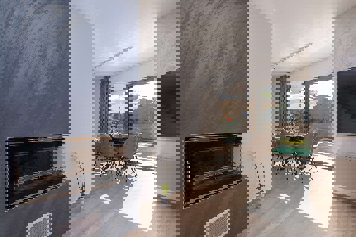 POREČ 2 KM -MEDITERANSKA  VILA Z BAZENOM NA PRODAJO