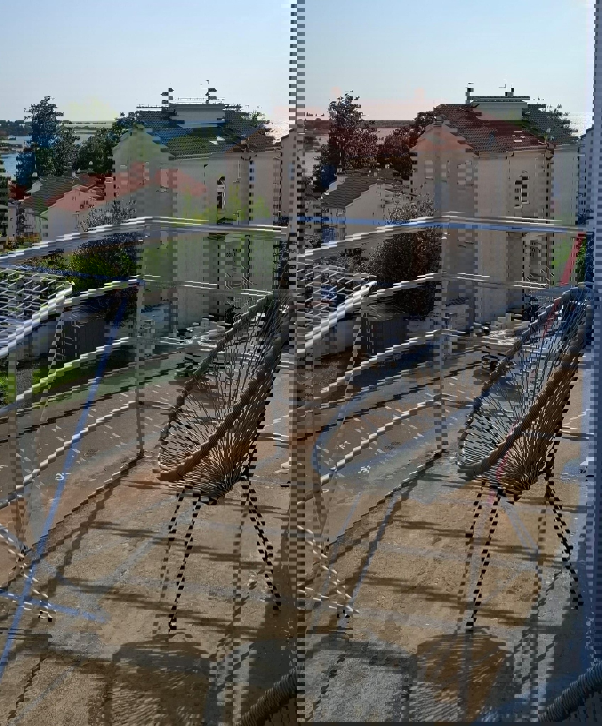 NOVIGRAD OKOLICA - PRODAMO STANOVANJE 200 M OD MORJA