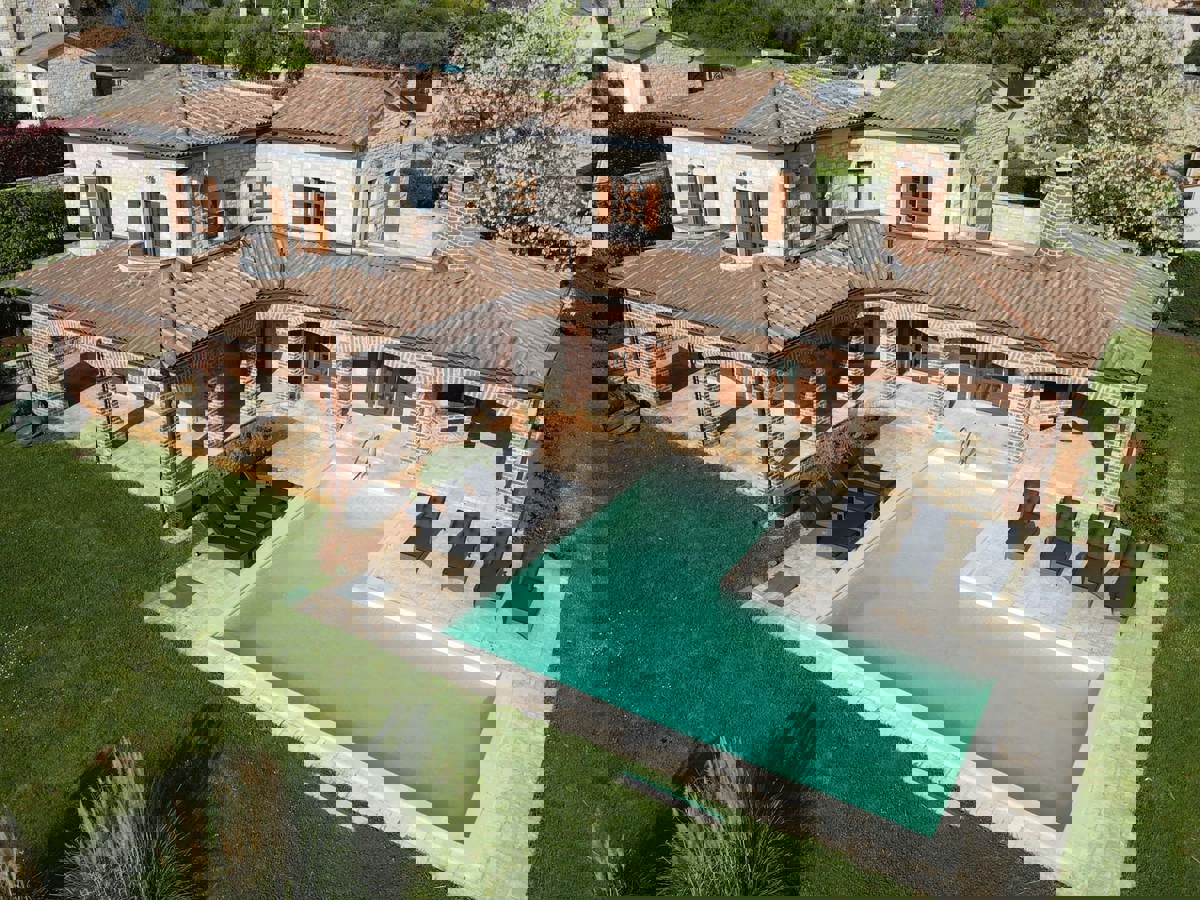 SVETI LOVREČ-HERAKI-INVESTICIJSKI PROJEKT-9 LUKSUZNIH VILA NA PRODAJO