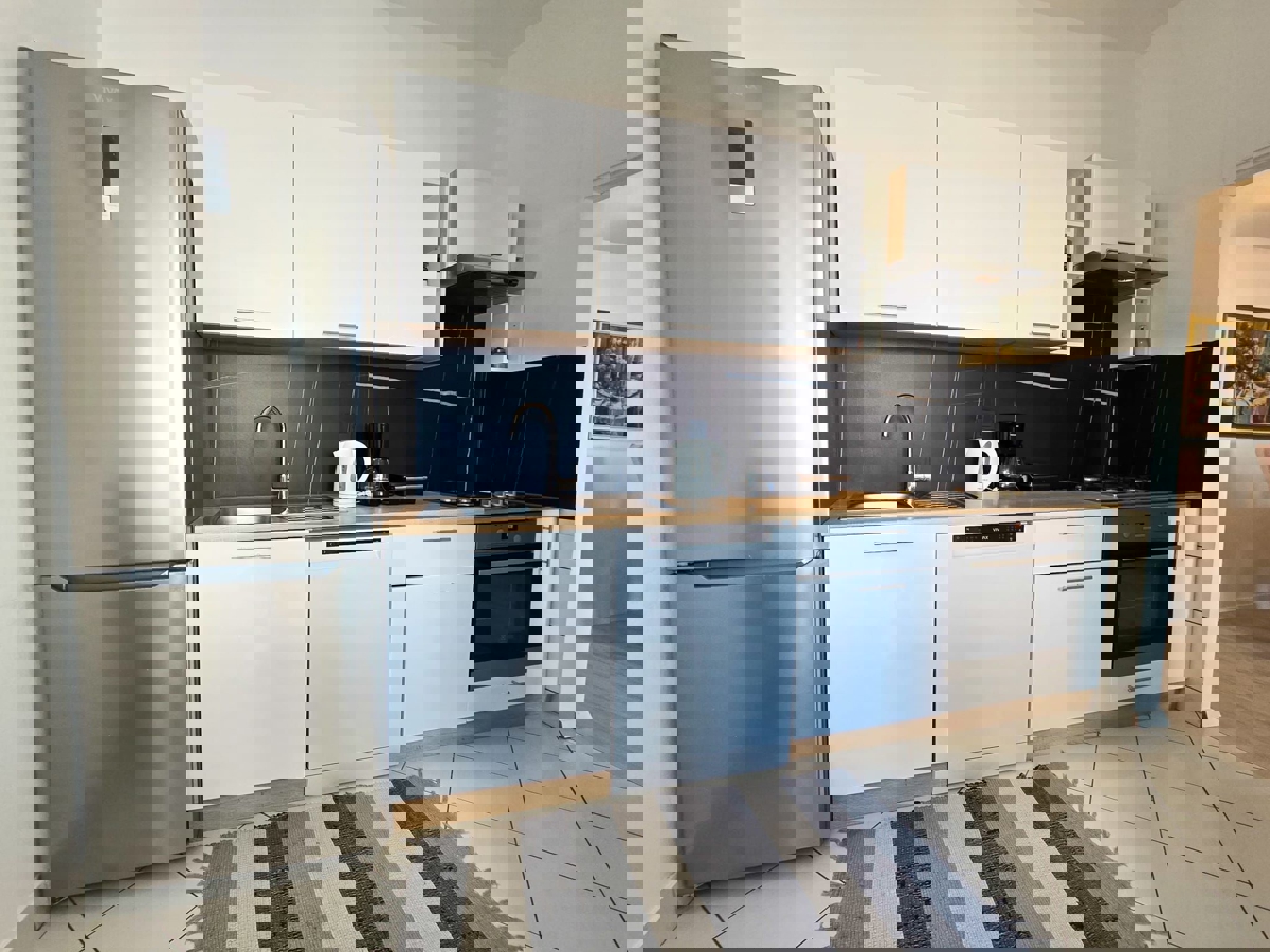 POREČ - APARTMA NA PRODAJ 300 M OD PLAŽE IN 500 M OD CENTRA POREČA