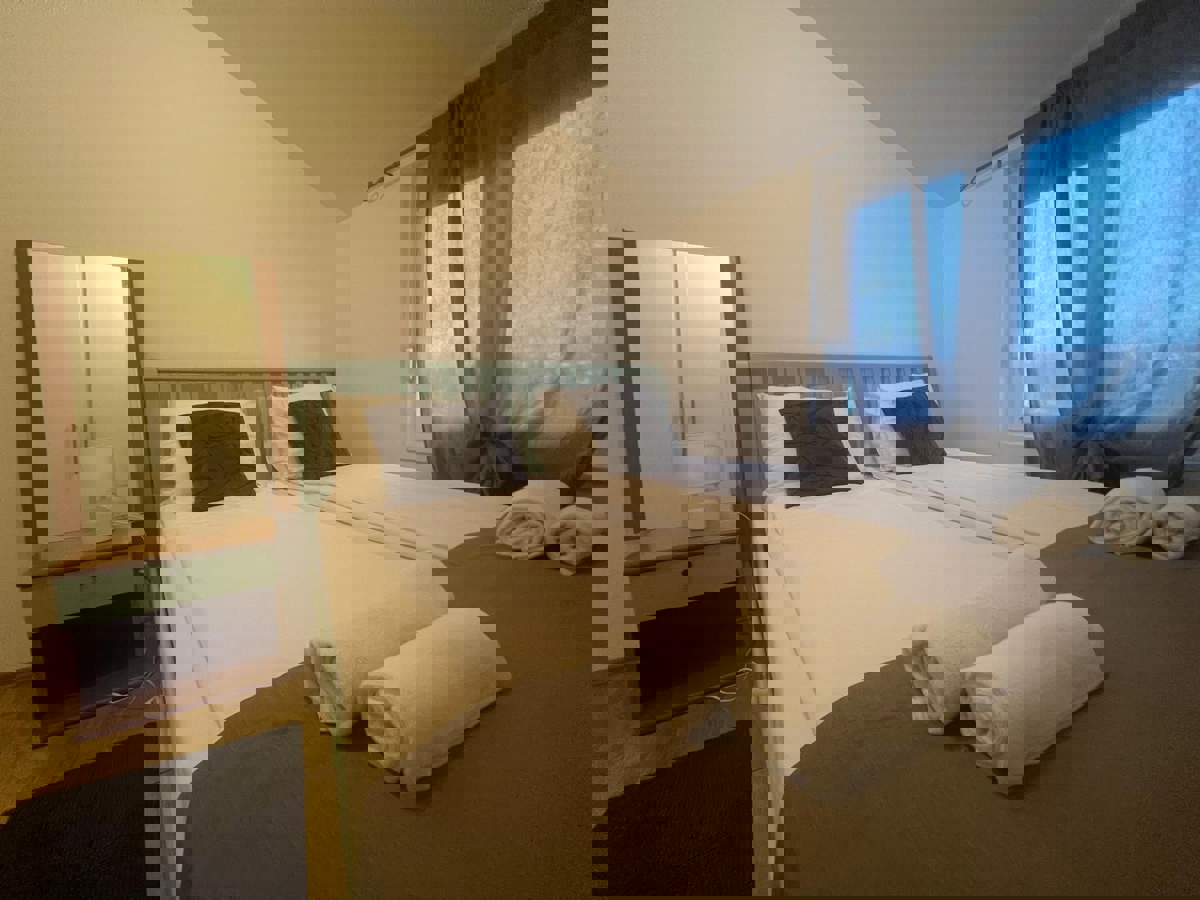 POREČ - APARTMA NA PRODAJ 300 M OD PLAŽE IN 500 M OD CENTRA POREČA