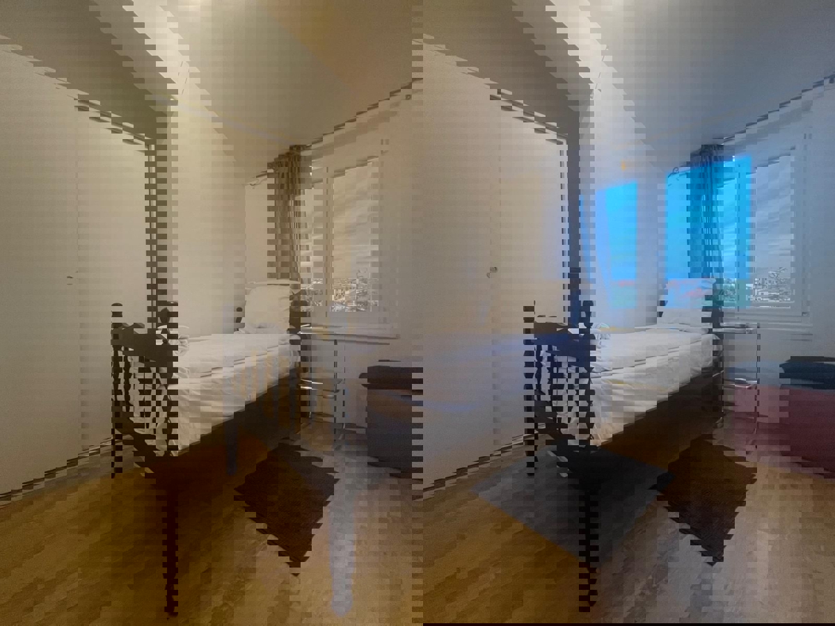 POREČ - APARTMA NA PRODAJ 300 M OD PLAŽE IN 500 M OD CENTRA POREČA