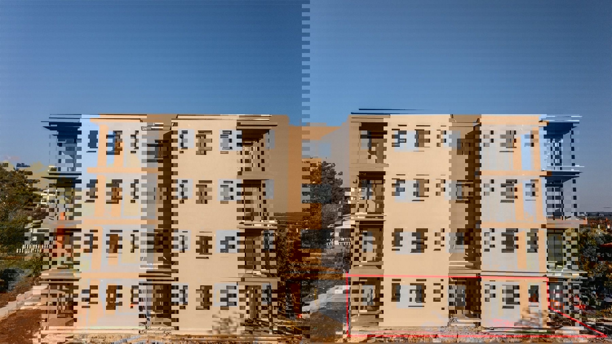 OKOLICA POREČA - STANOVANJA V GRADBI 1 KM OD MORJA Z DVIGALOM