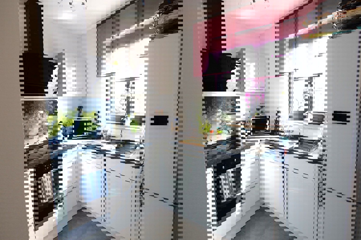 POREČ - PRODAJA MODERNE HIŠE S POGLEDOM NA MORJE