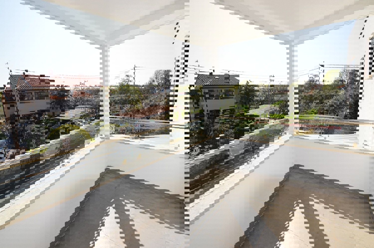 POREČ - PRODAJA MODERNE HIŠE S POGLEDOM NA MORJE