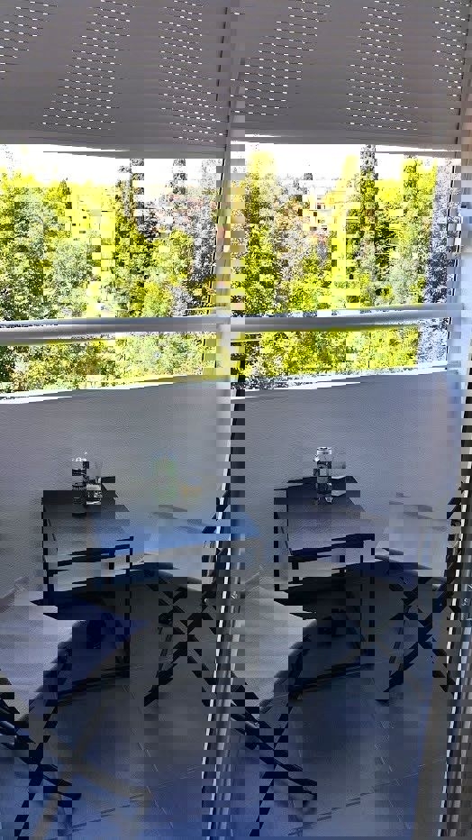 ČERVAR PORAT, PRENOVLJENO STANOVANJE NA PRODAJ 300 M OD PLAŽE