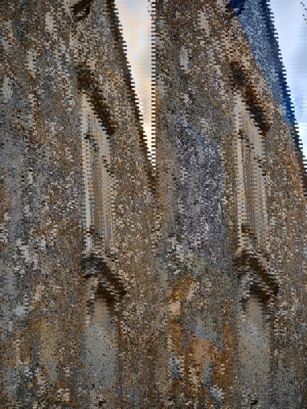 VIŠNJAN-KAMNITA HIŠA ZA OBNOVO