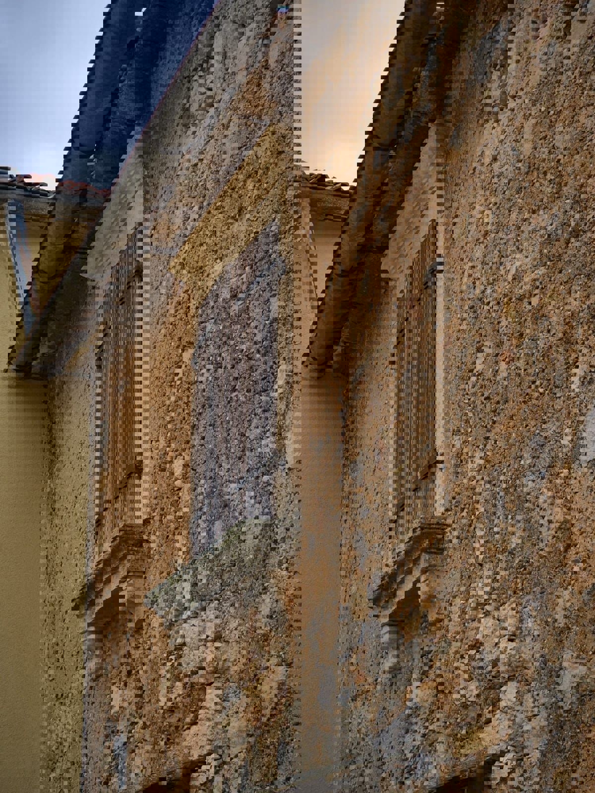 VIŠNJAN-KAMNITA HIŠA ZA OBNOVO