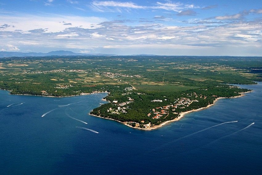 VABRIGA-ZEMLJIŠČE ZA ŠPORT IN REKREACIJO PRODAMO