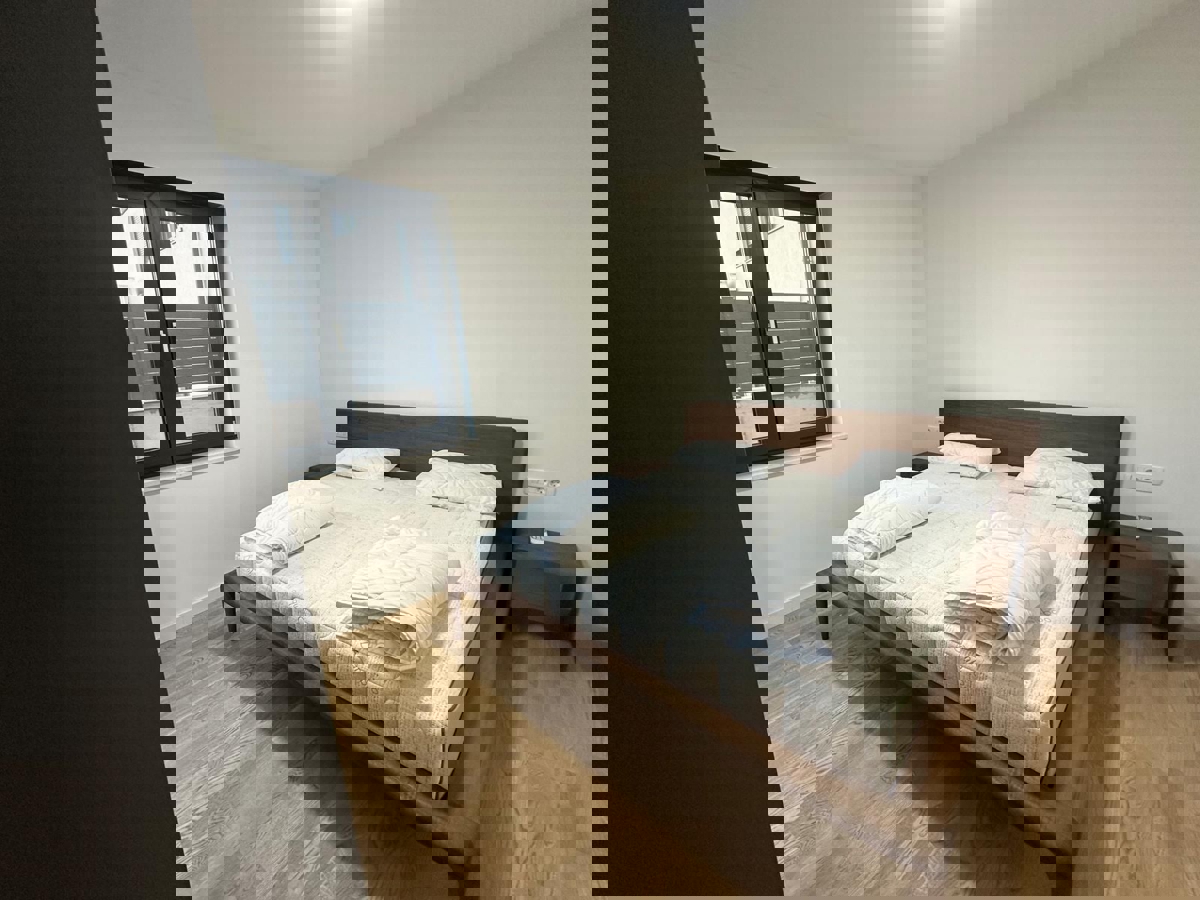 VABRIGA - PRITLIČNO STANOVANJE Z VRTOM NAPRODAJ