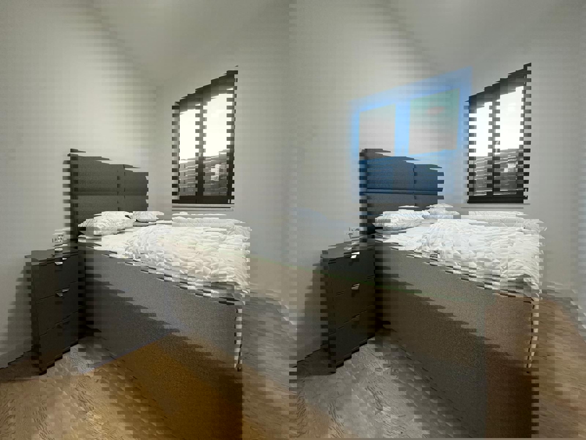 VABRIGA - PRITLIČNO STANOVANJE Z VRTOM NAPRODAJ