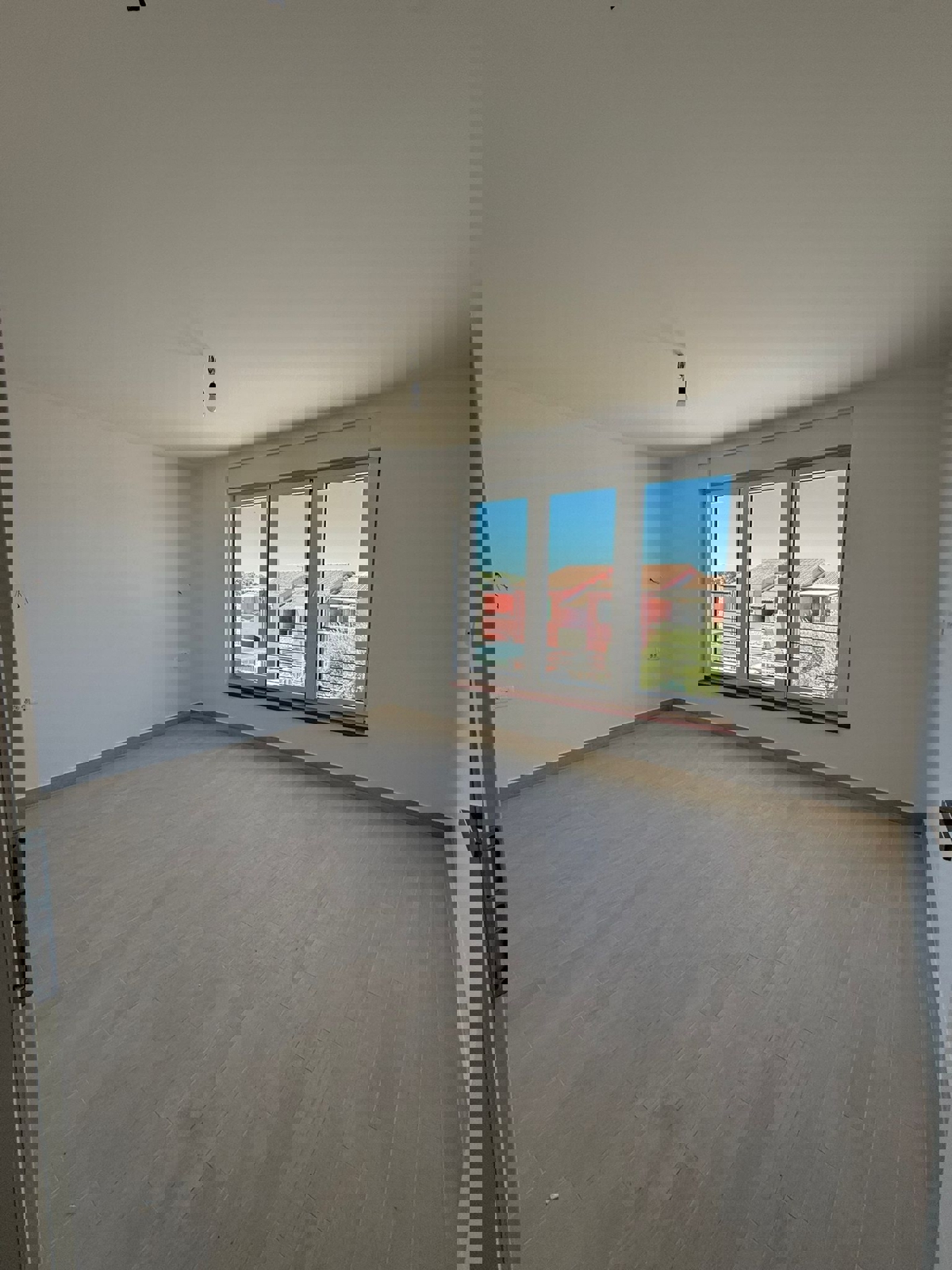 UMAG-BAŠANIJA-PRODAMO APARTMA V 1. NADSTROPJU 400 M OD MORJA