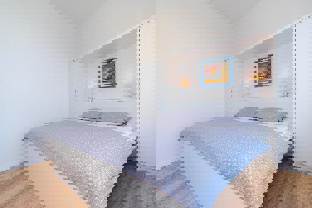 NOVIGRAD - STANOVANJE V NOVOGRADNJI S STREŠNO TERASO IN BAZENOM NAPRODAJ