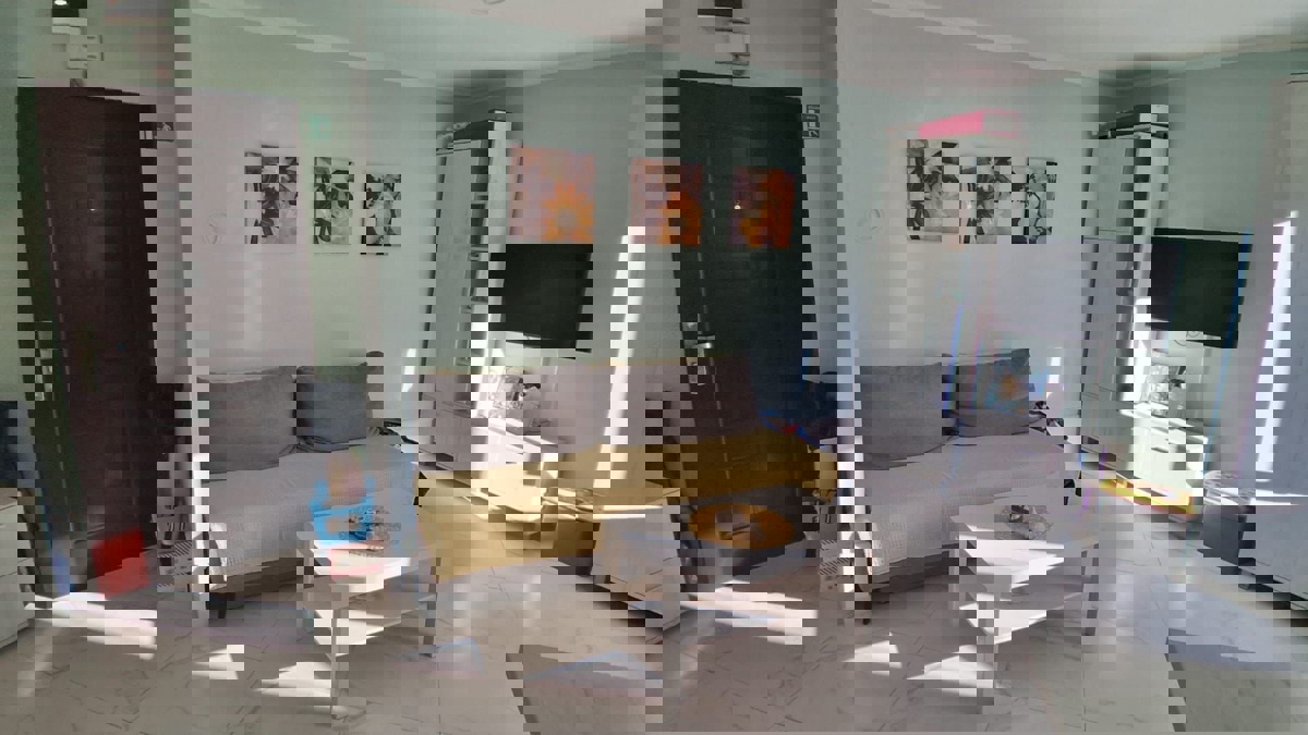 ČERVAR PORAT-PRODAMO STANOVANJE V 1. NADSTROPJU