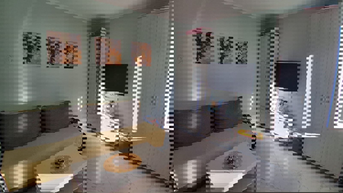 ČERVAR PORAT-PRODAMO STANOVANJE V 1. NADSTROPJU