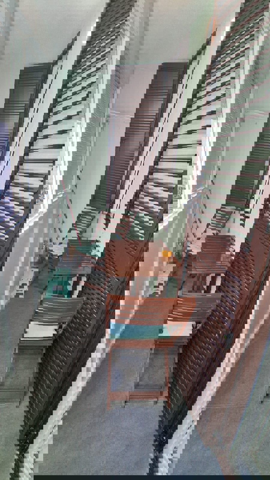 ČERVAR PORAT-PRODAMO STANOVANJE V 1. NADSTROPJU