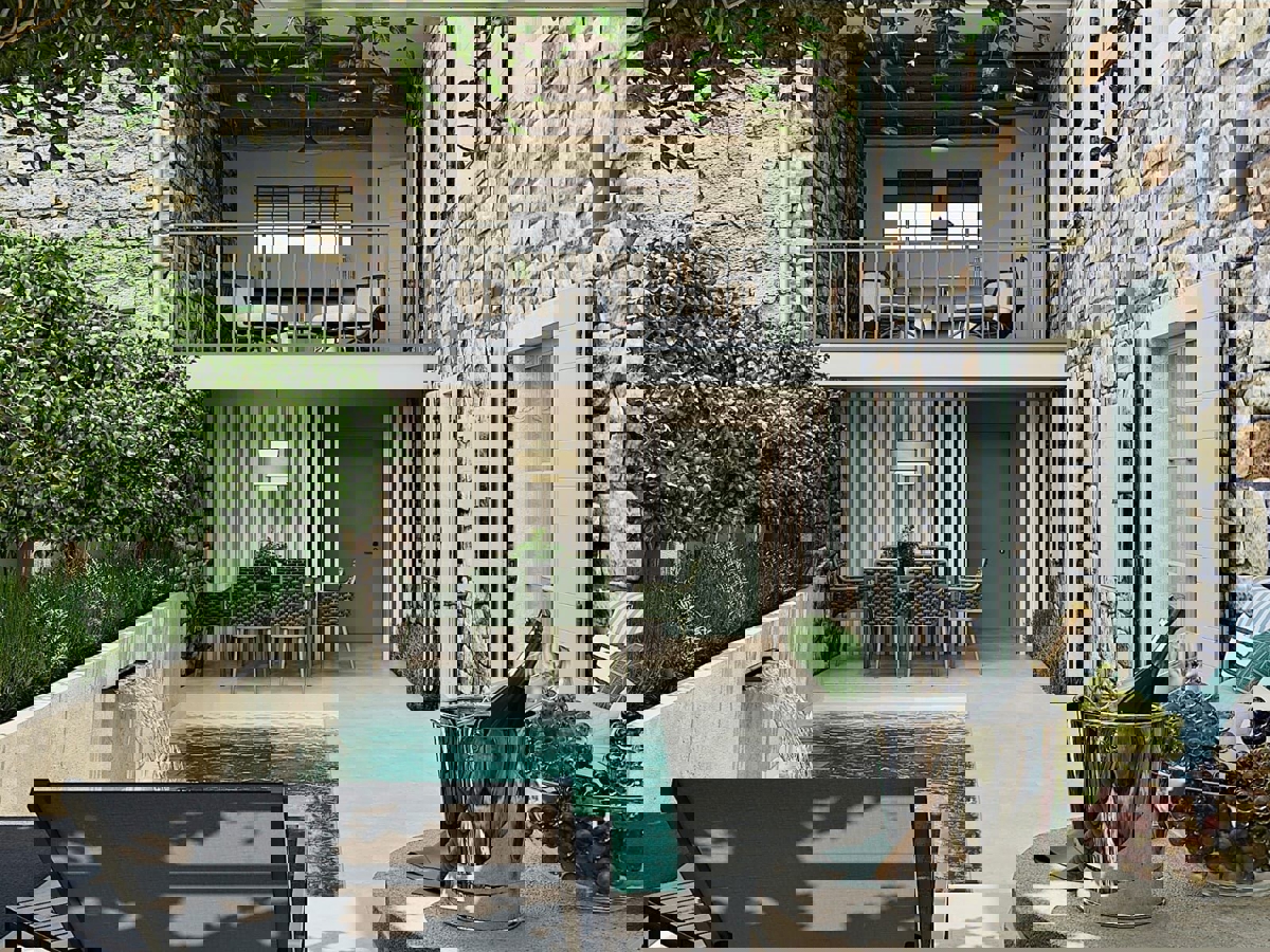 KAŠTELIR - PRODAJA PRENOVLJENE HIŠE