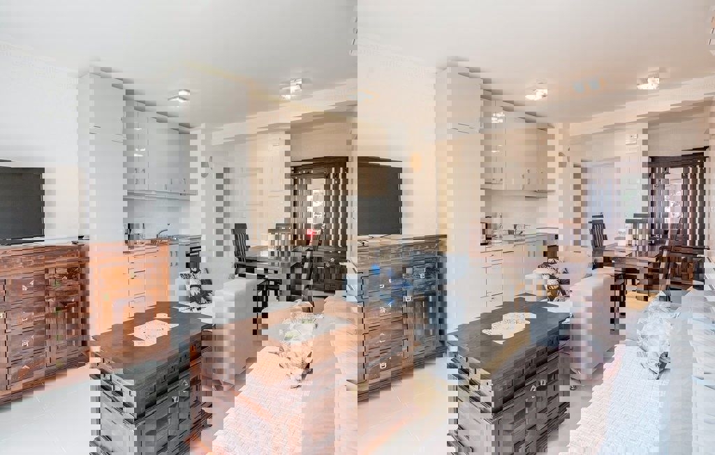 POREČ - VILA S TREM APARTMAJI IN PANORAMSKIM POGLEDOM NA MORJE