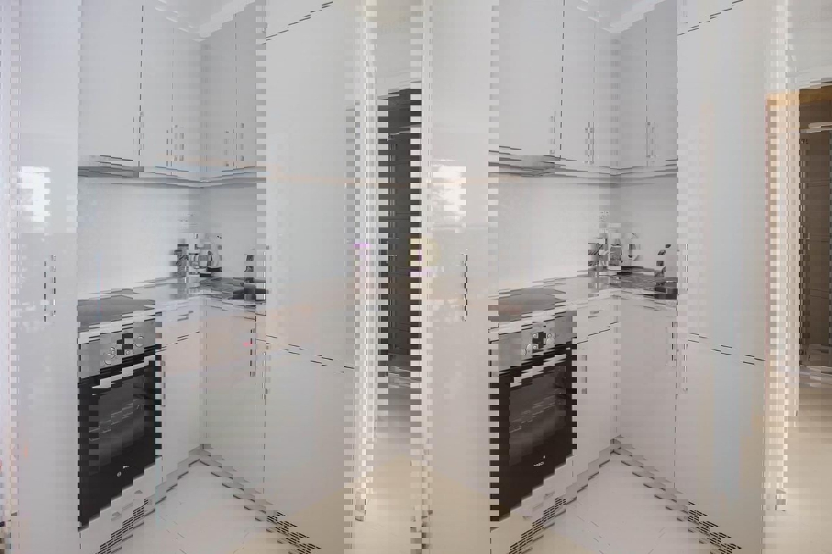 POREČ - VILA S TREM APARTMAJI IN PANORAMSKIM POGLEDOM NA MORJE