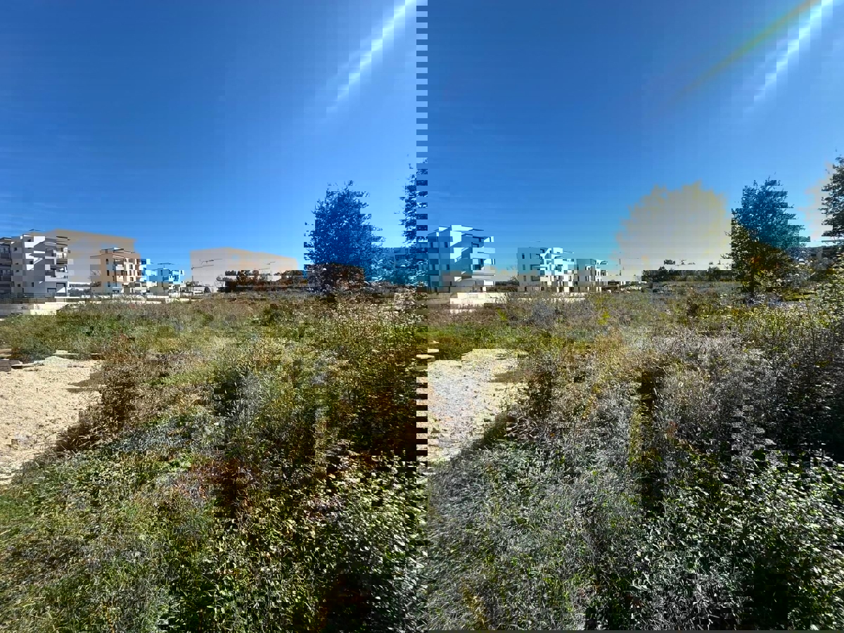 TAR - ZEMLJIŠČE ZA GRADNJO 8 STANOVANJ