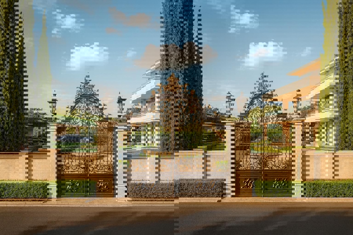 POREČ - LUKSUZNA VILA S PANORAMSKIM POGLEDOM NA MORJE