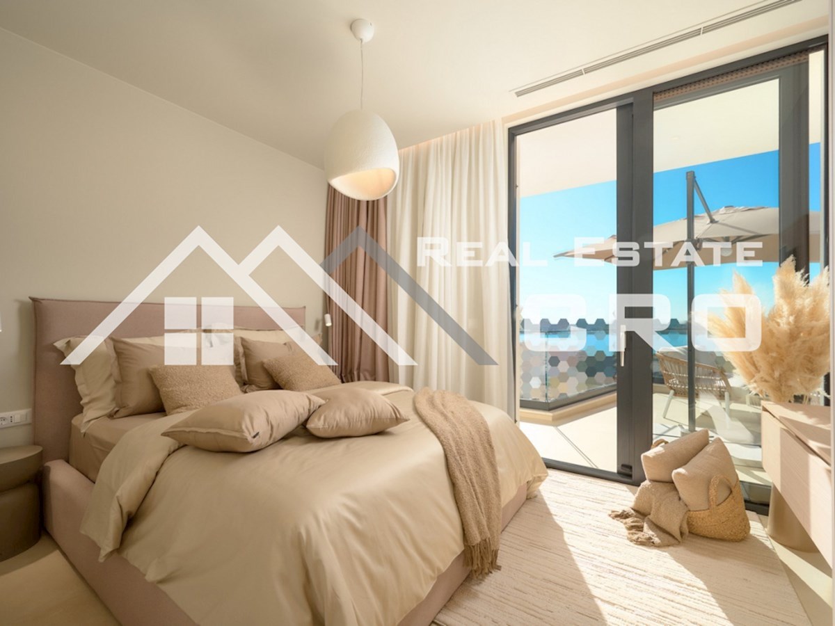 Nepremičnine Čiovo – Luksuzna vila z bazenom in garažo, v mirnem okolju z odprtim pogledom na morje, prodamo