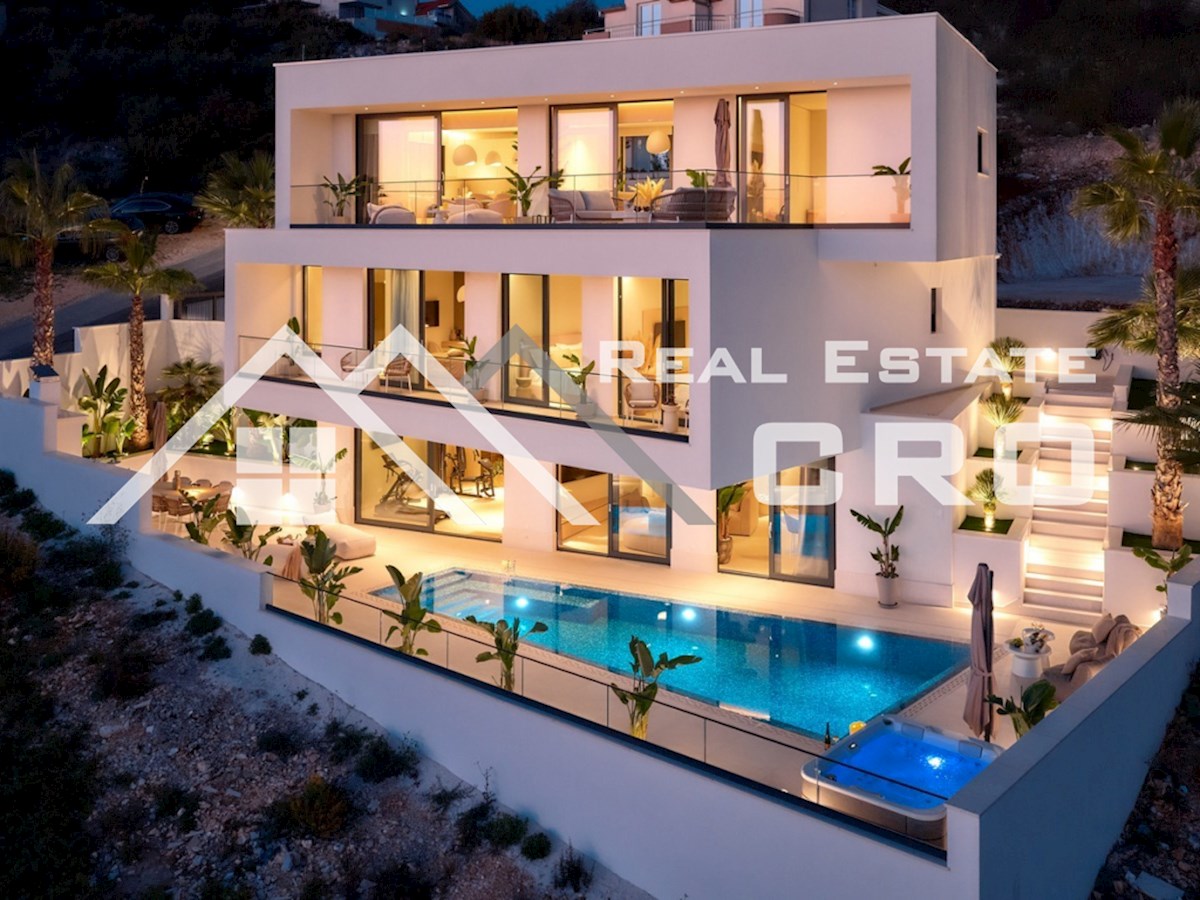 Nepremičnine Čiovo – Luksuzna vila z bazenom in garažo, v mirnem okolju z odprtim pogledom na morje, prodamo