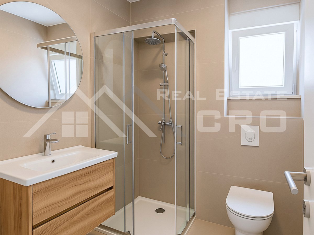 Nepremičnine Kaštela - Penthouse stanovanje s strešno teraso, v novi stavbi v bližini morja, naprodaj