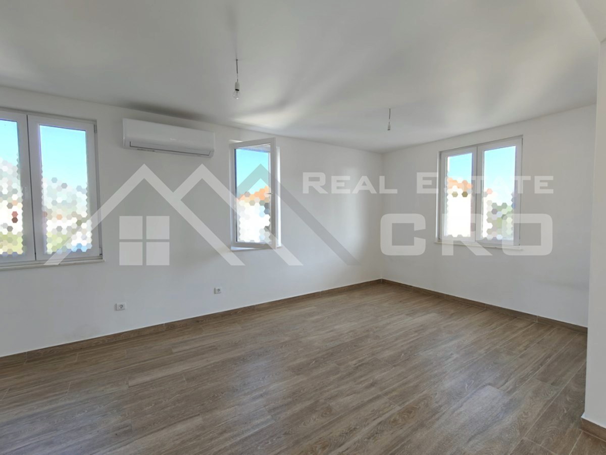 Nepremičnine Brač – Dvosobno stanovanje v novogradnji s pokrito teraso, Bol, naprodaj