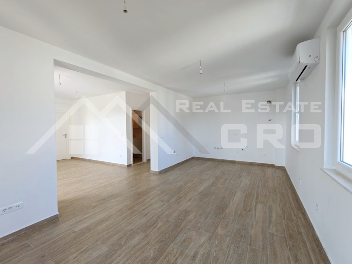 Nepremičnine Brač – Dvosobno stanovanje v novogradnji s pokrito teraso, Bol, naprodaj