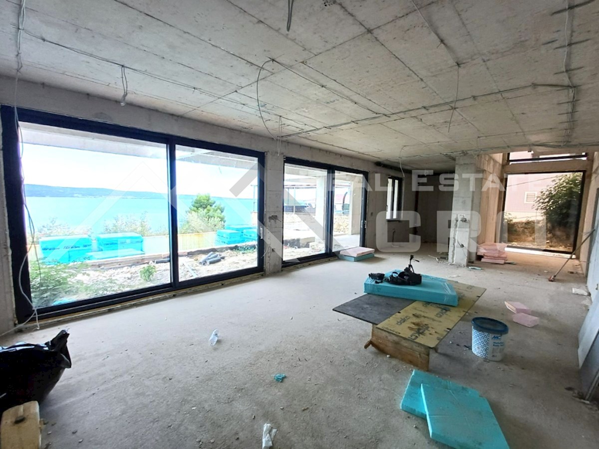Nepremičnine Omiš – Luksuzna vila s panoramskim razgledom, v bližini morja, območje Omiša, prodamo