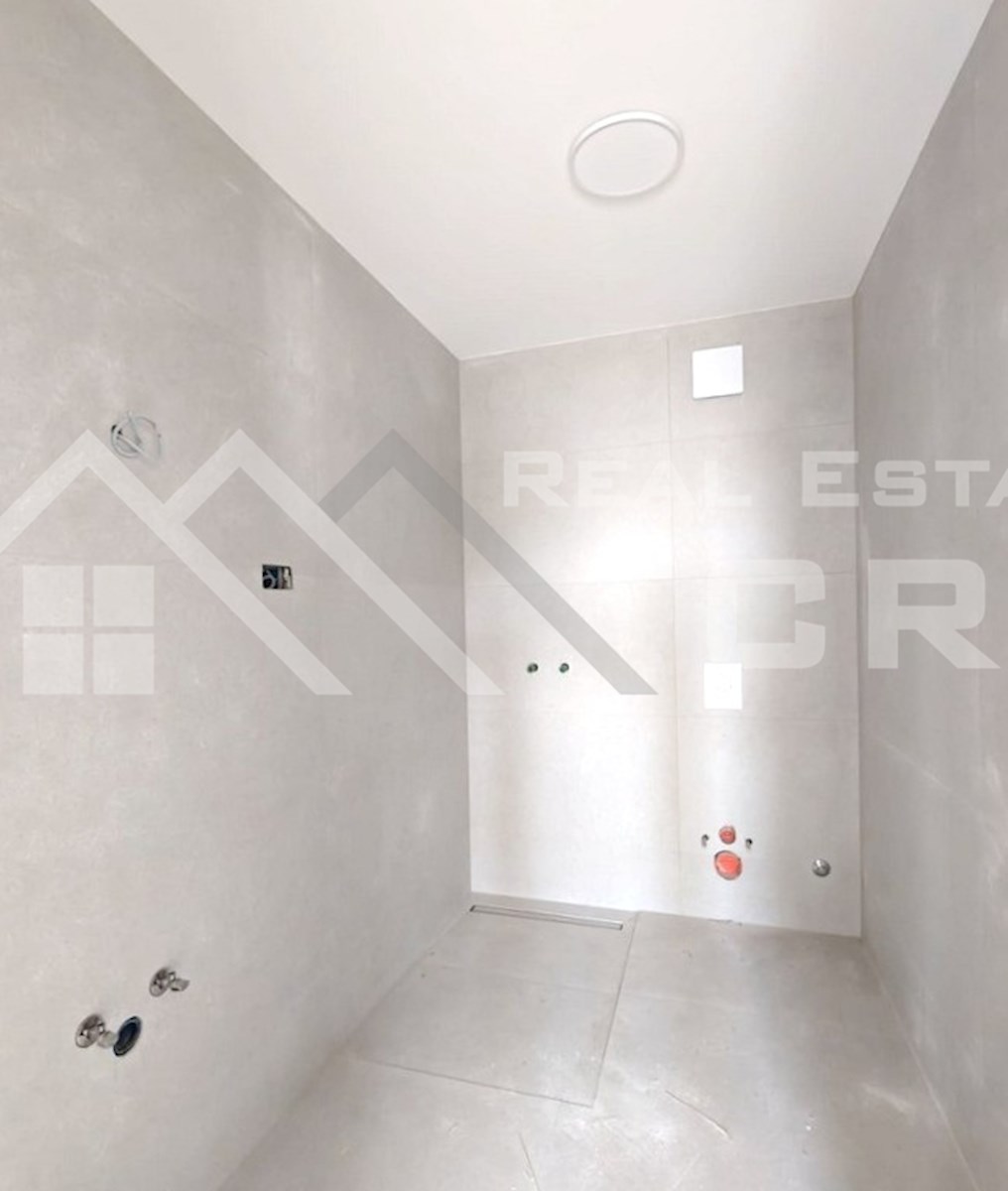 Nekretnine Čiovo - Moderno penthouse s strešno teraso in spektakularnim pogledom na morje, naprodaj