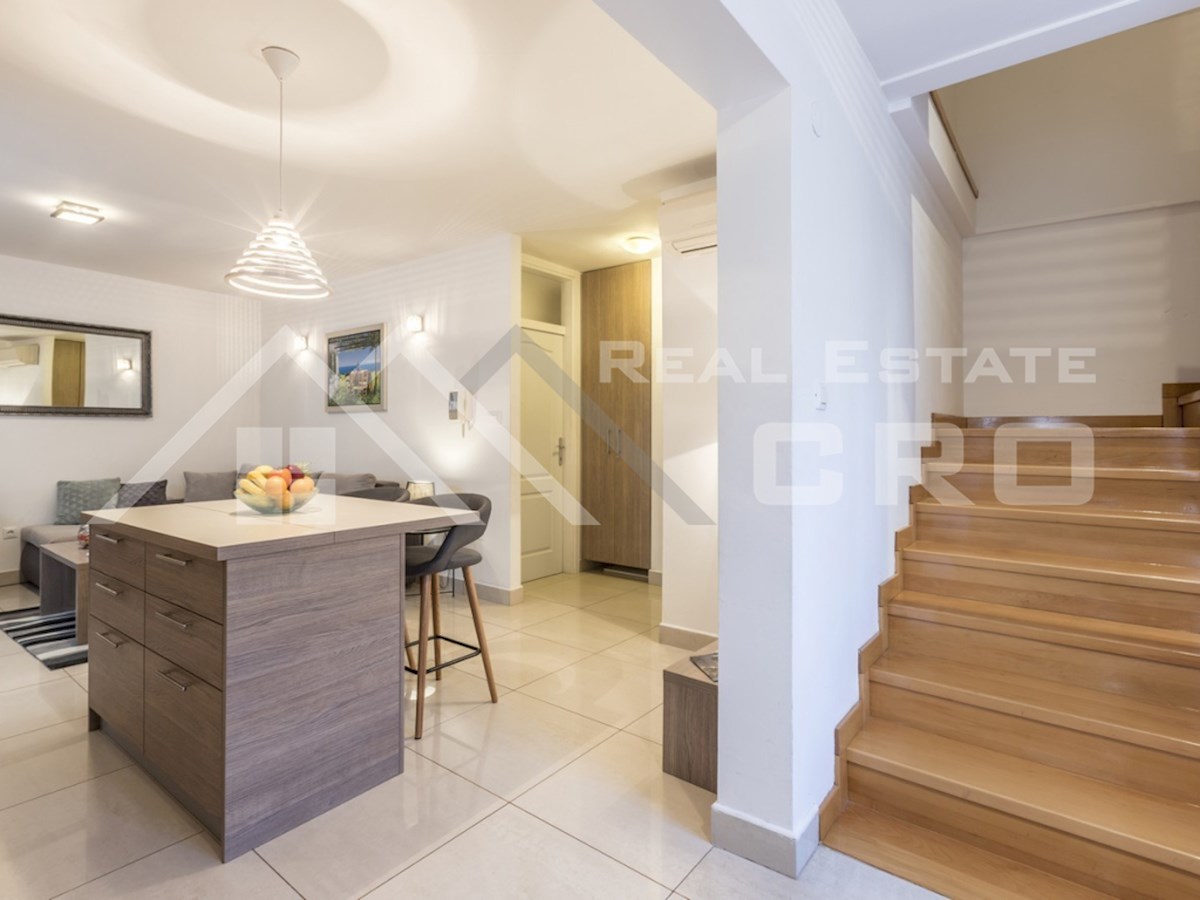 Nepremičnine Split - Opremljeno dupleks stanovanje v centru Splita, naprodaj