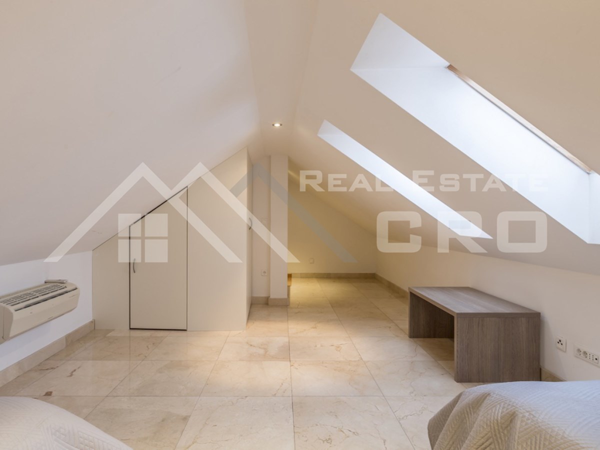 Nepremičnine Split - Opremljeno dupleks stanovanje v centru Splita, naprodaj