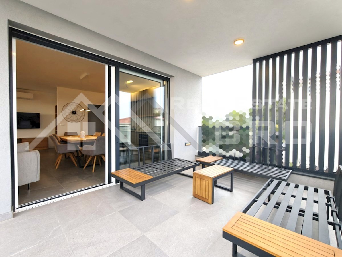 Nepremičnine Čiovo - Penthouse s strešno teraso in čudovitim pogledom na morje, v ekskluzivni novogradnji, prodamo