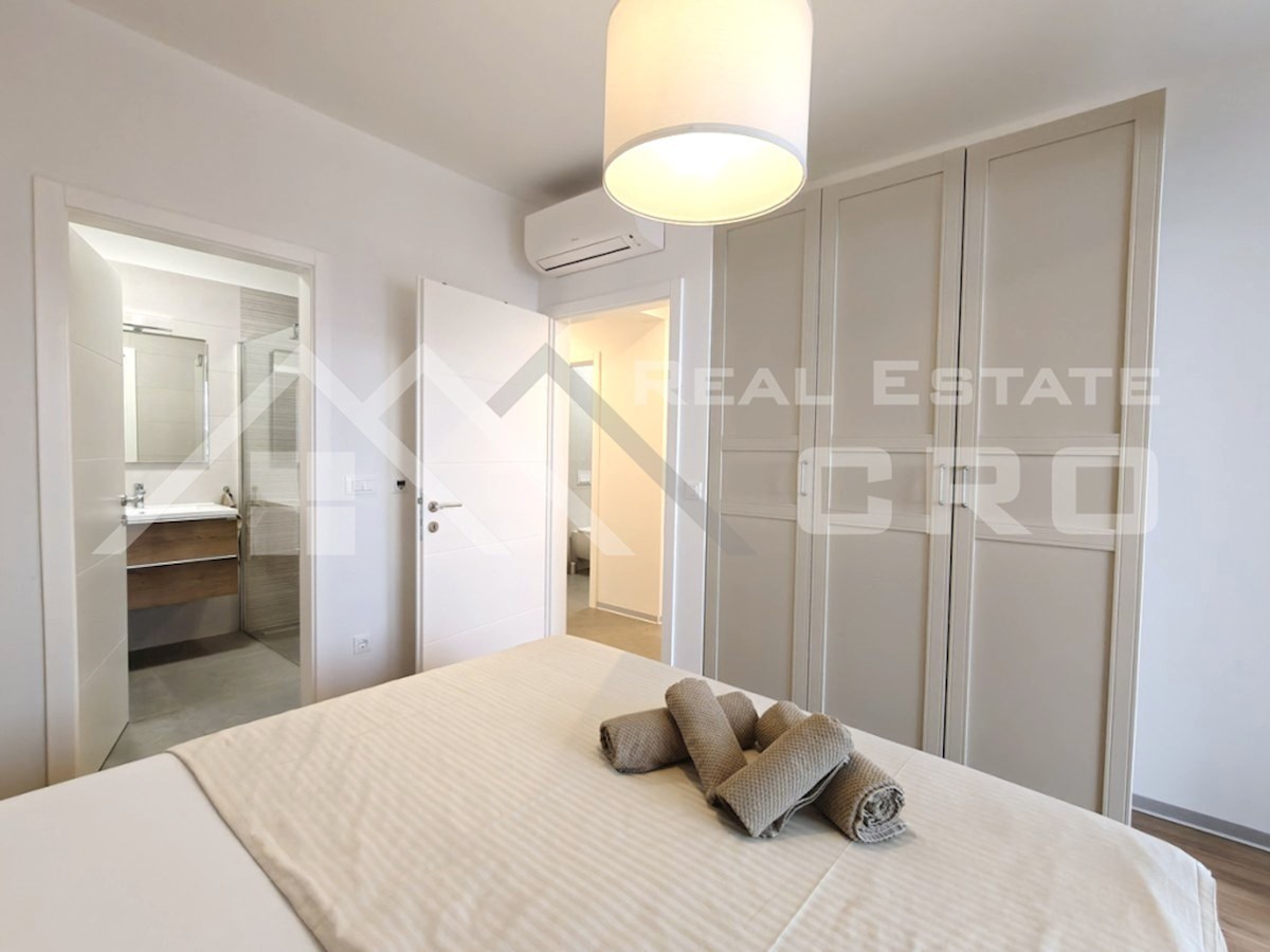 Nepremičnine Čiovo - Penthouse s strešno teraso in čudovitim pogledom na morje, v ekskluzivni novogradnji, prodamo