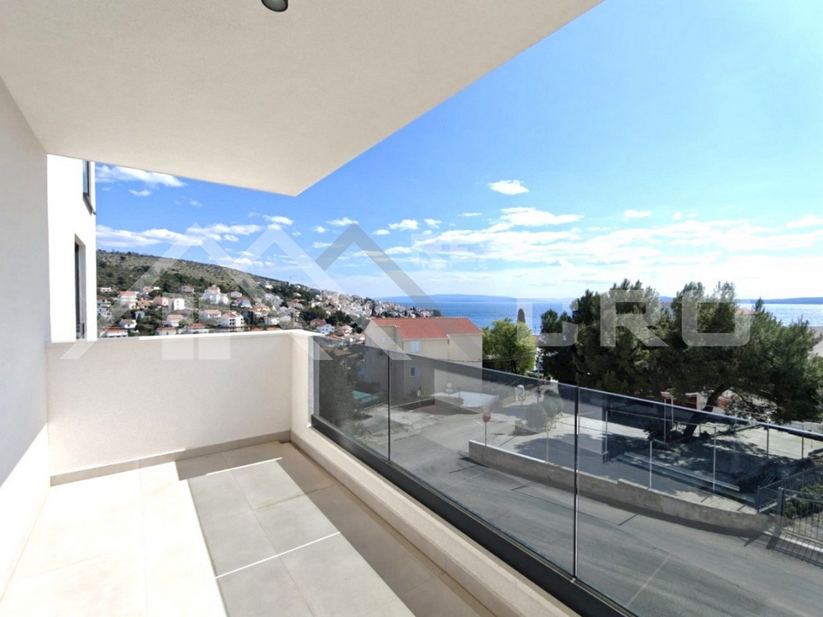 Nepremičnine Čiovo – Dvosobno stanovanje z razgledom na morje, v moderni novogradnji z dvigalom, naprodaj