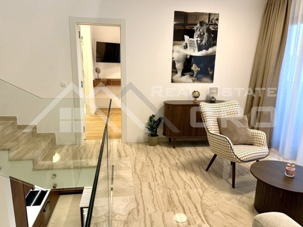 Nepremičnine Rogoznica – Elegantna luksuzna vila z osupljivim pogledom na morje, območje Rogoznice, naprodaj