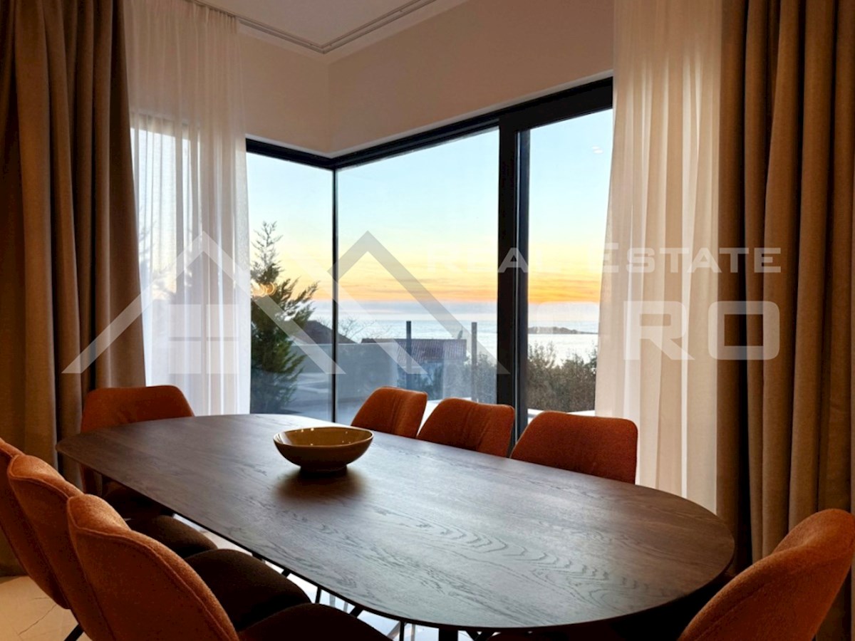 Nepremičnine Rogoznica – Elegantna luksuzna vila z osupljivim pogledom na morje, območje Rogoznice, naprodaj