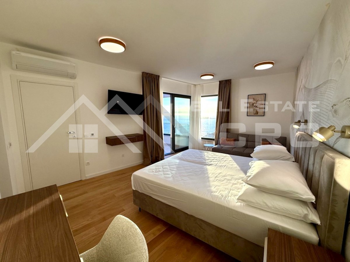 Nepremičnine Rogoznica – Elegantna luksuzna vila z osupljivim pogledom na morje, območje Rogoznice, naprodaj